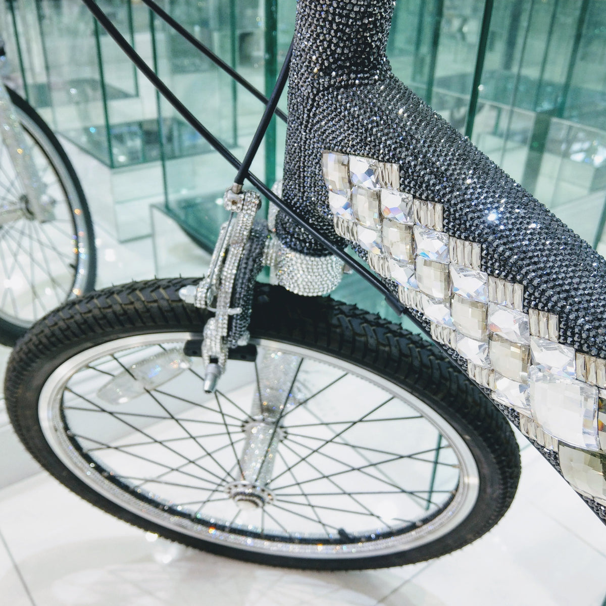 LIMITED EDITION CRYSTAL FOLDING BIKE - Jimmy Crystal New York
